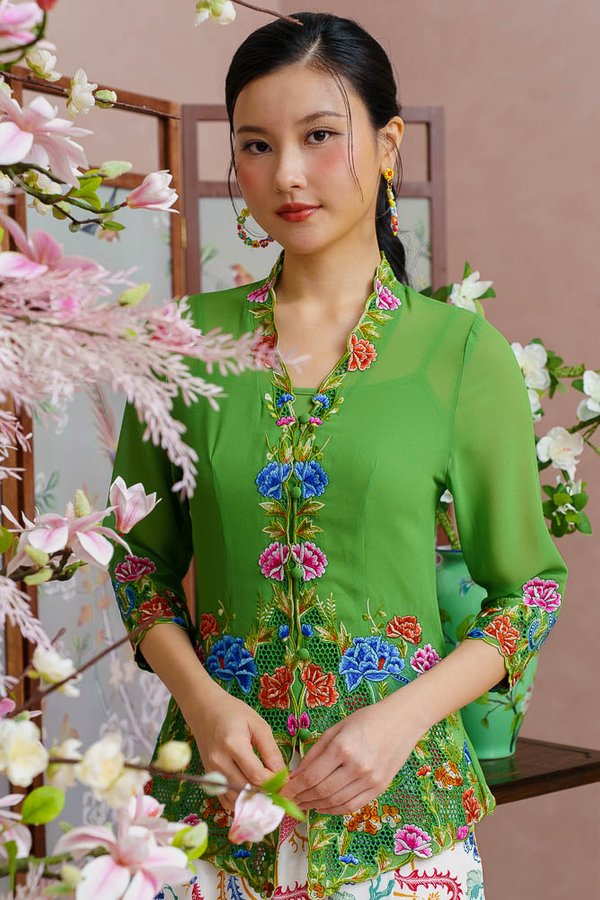 CELESTIAL BLOOM EMBROIDERY NYONYA KEBAYA (PARIS GREEN)