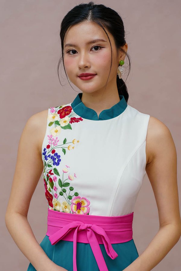 FLOREA SONATA EMBROIDERY CHEONGSAM DRESS (WHITE VERDANT)