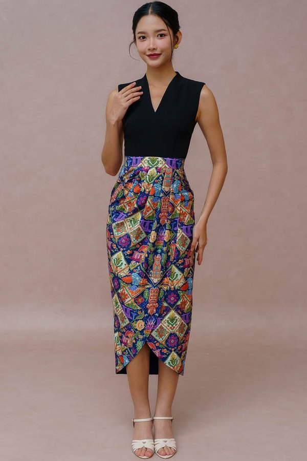 OUR GARDEN CITY BATIK V-NECK DRESS (BLACK)