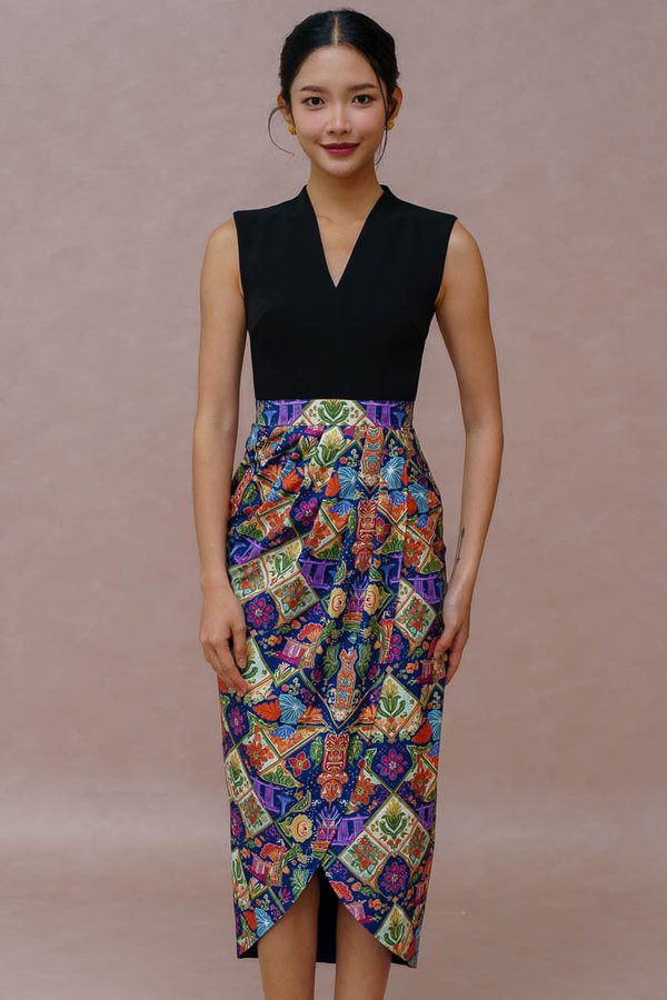 OUR GARDEN CITY BATIK V-NECK DRESS (BLACK)