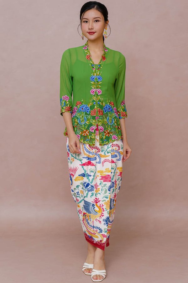 CELESTIAL PLUMAGE BATIK NYONYA SKIRT (COTTON WHITE)