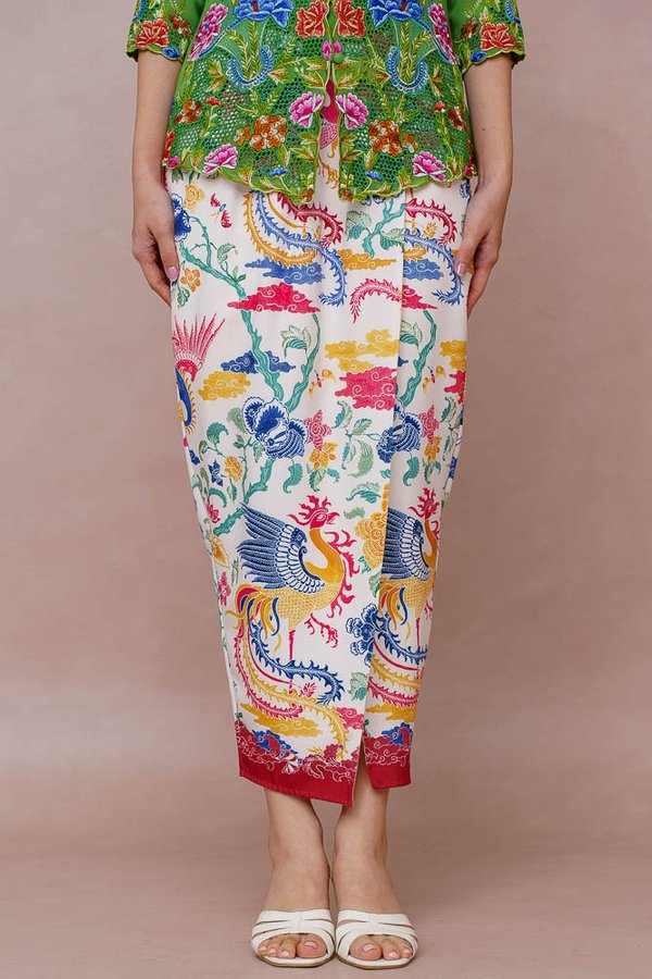 CELESTIAL PLUMAGE BATIK NYONYA SKIRT (COTTON WHITE)