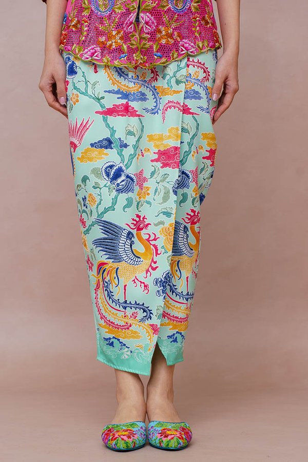 CELESTIAL PLUMAGE BATIK NYONYA SKIRT (SWEET HONEYDEW)