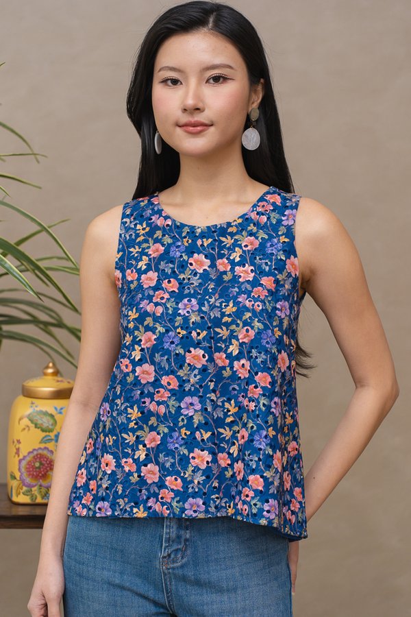 SASHA EYELET FLORAL TOP (NAVY)