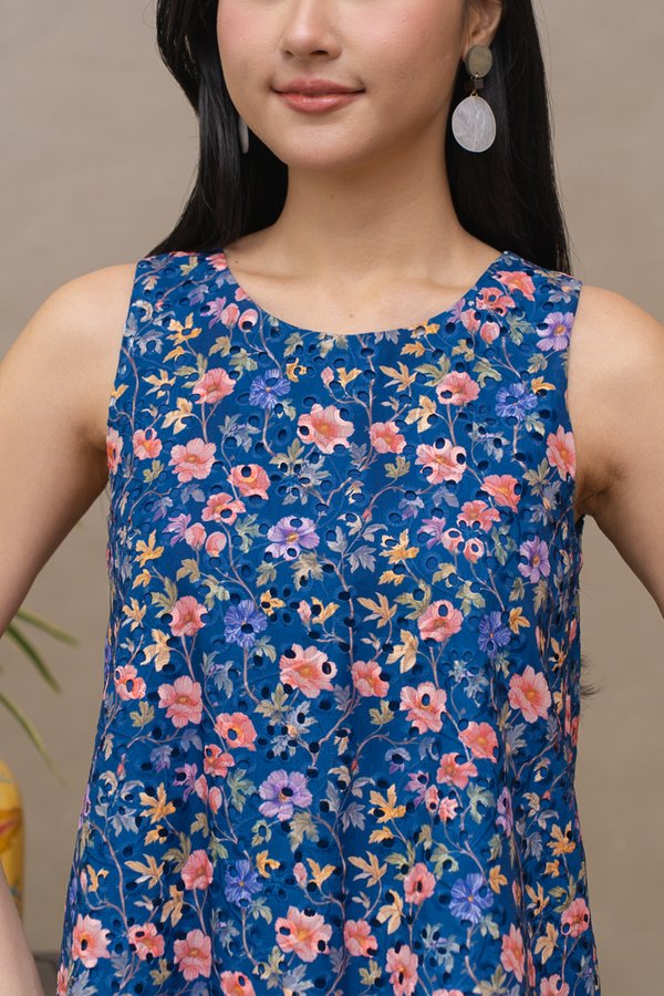 SASHA EYELET FLORAL TOP (NAVY)