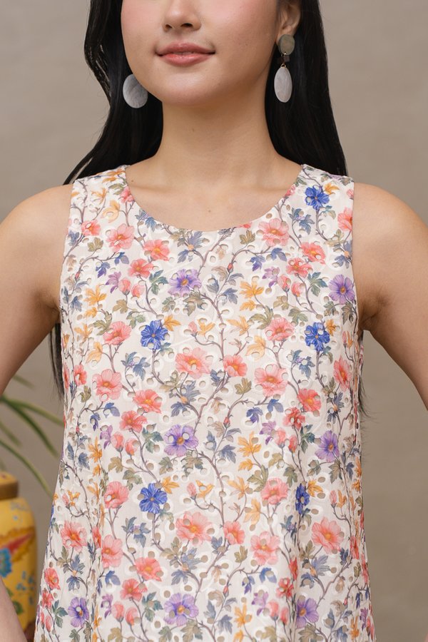 SASHA EYELET FLORAL TOP (PALE EGGNOG)