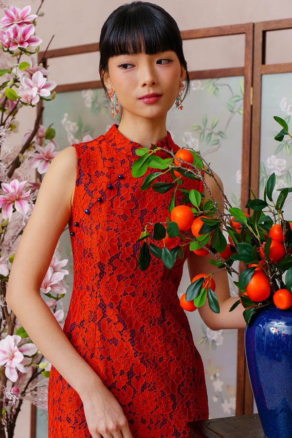 PEARL OF THE ORIENT GUIPURE LACE QIPAO (SCARLET RED)