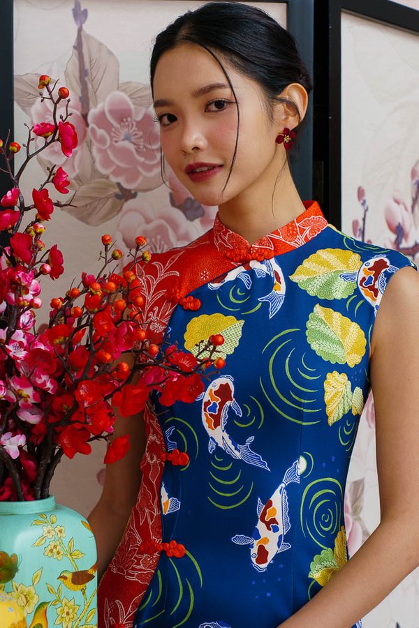 MOONLIT POND OF TRANQUILITY BATIK CHEONGSAM DRESS (NAVY)