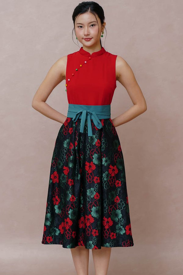 TIMELESS WEAVE HALF & HALF LACE CHEONGSAM DRESS (CRIMSON)