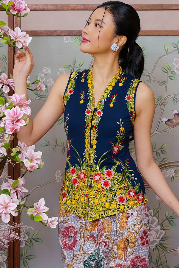 ETHEREAL BLOSSOMS EMBROIDERY NYONYA KEBAYA (DEEP NAVY)