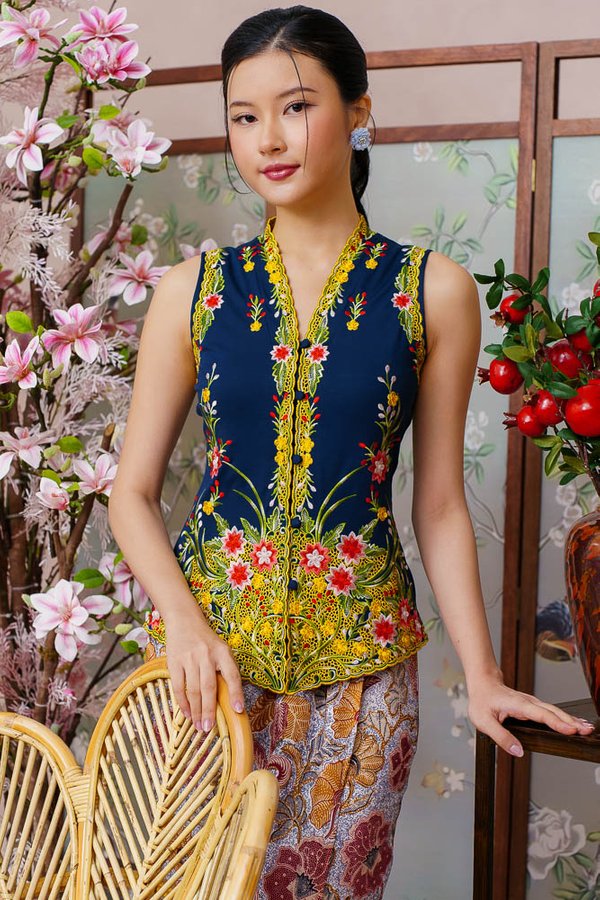 ETHEREAL BLOSSOMS EMBROIDERY NYONYA KEBAYA (DEEP NAVY)