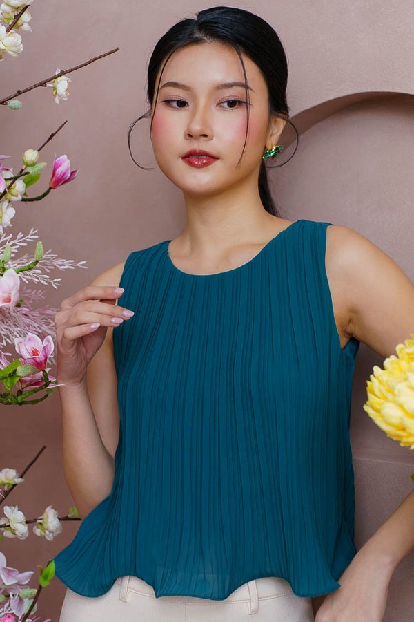 BELLE CURLED HEM PLEATED TOP (EMERALD)