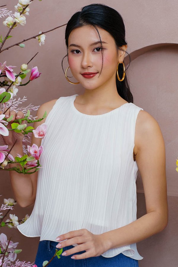 BELLE CURLED HEM PLEATED TOP (WHITE)