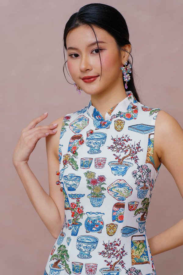 THE PORCELAIN MAKER CHEONGSAM DRESS (WHITE)