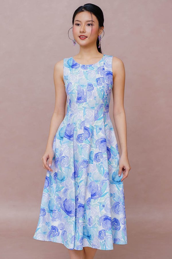 TWIRLING DREAMS PANELLED FLORAL DRESS (BLUEBELL MIST)