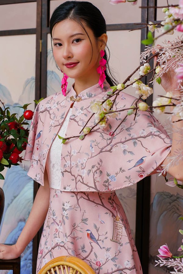 THE SONGSPIRE GARDEN HALF & HALF LACE DRESS WITH CAPE (PRIMROSE PINK)