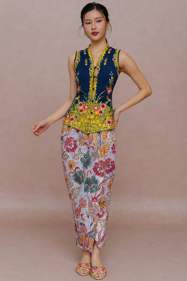 STARDUST PETALS BATIK NYONYA SKIRT (WISPY WHITE)