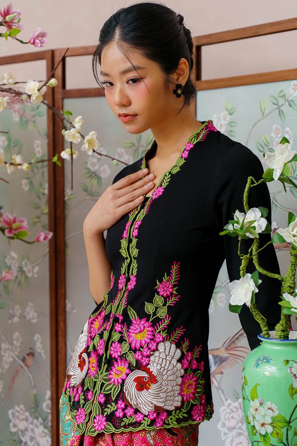 LULLABY OF PETALS & FEATHERS EMBROIDERY NYONYA KEBAYA (BLACK)