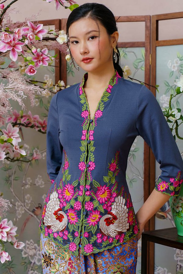 LULLABY OF PETALS & FEATHERS EMBROIDERY NYONYA KEBAYA (PEWTER)