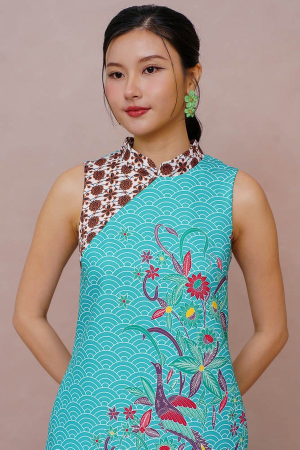 FASCINATING OMNITA BATIK CHEONGSAM DRESS (BRIGHT TEAL)