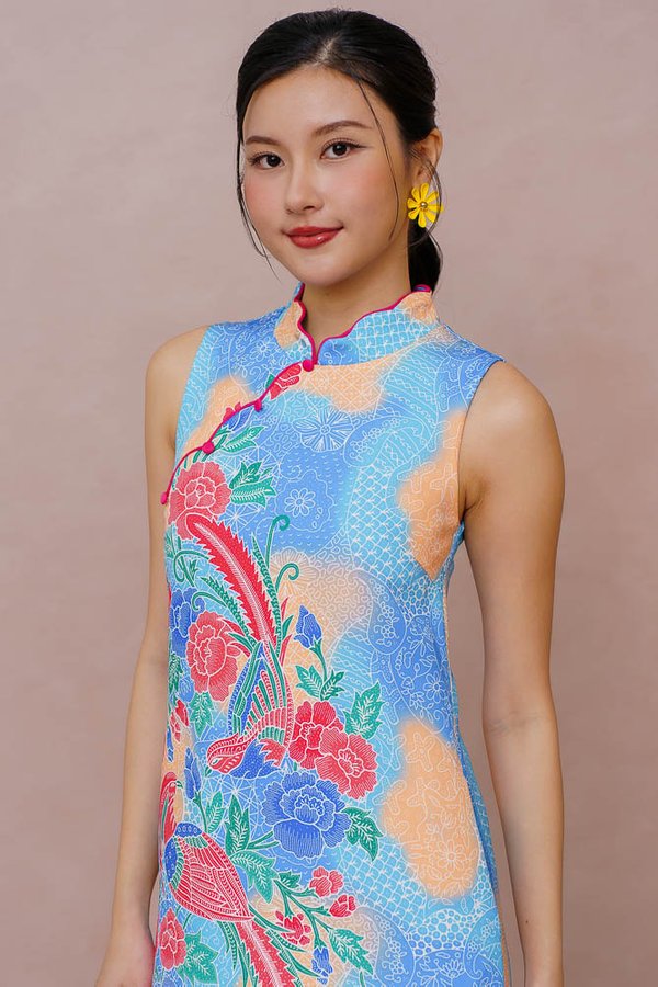 DANCE OF THE MYTHIC PLUMES BATIK CHEONGSAM DRESS (BLUE LAGOON)