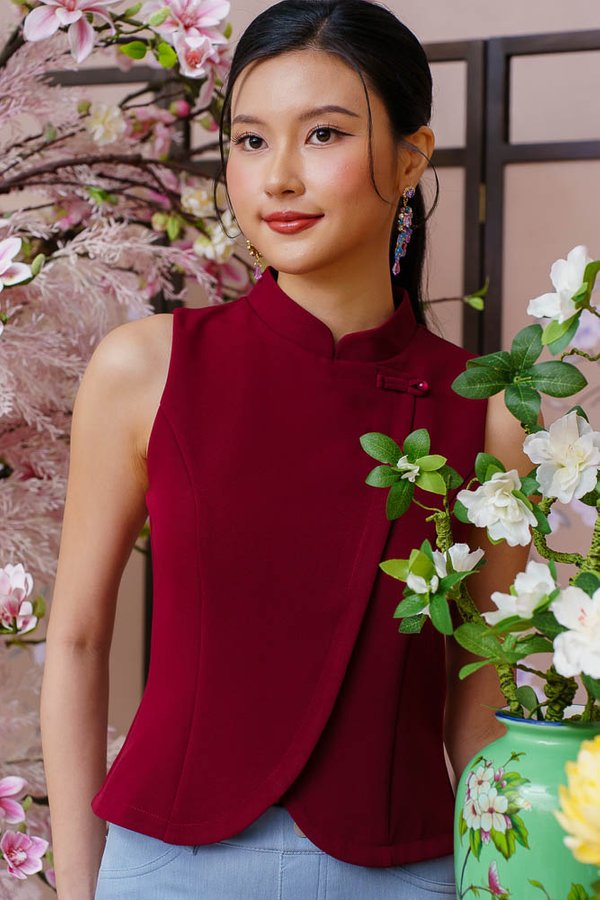 MOON GLADE CURVED HEM CHEONGSAM TOP (WINE)