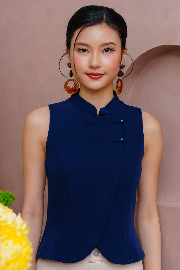 MOON GLADE CURVED HEM CHEONGSAM TOP (NAVY)