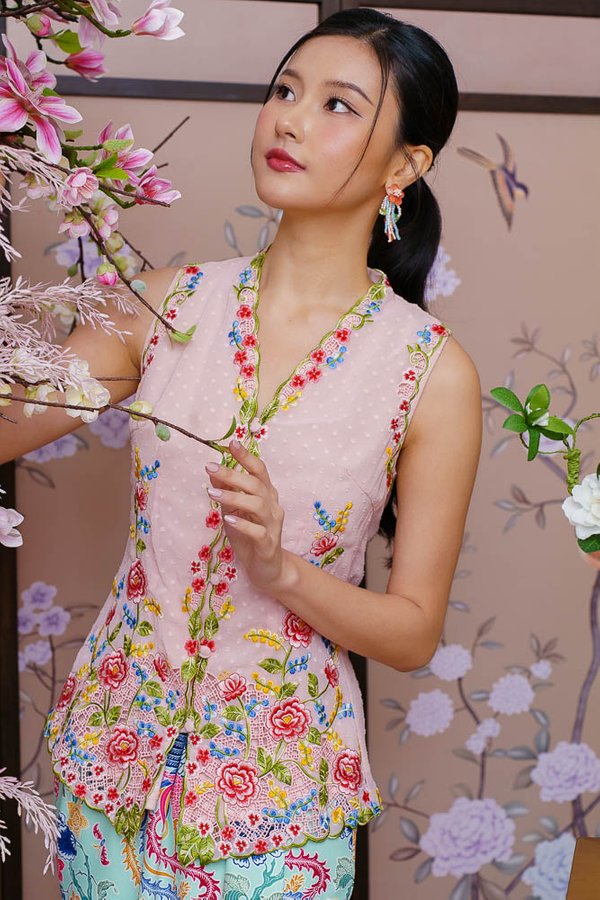 LITTLE NYONYA SWISS DOT EMBROIDERY NYONYA KEBAYA (QUARTZ PINK)