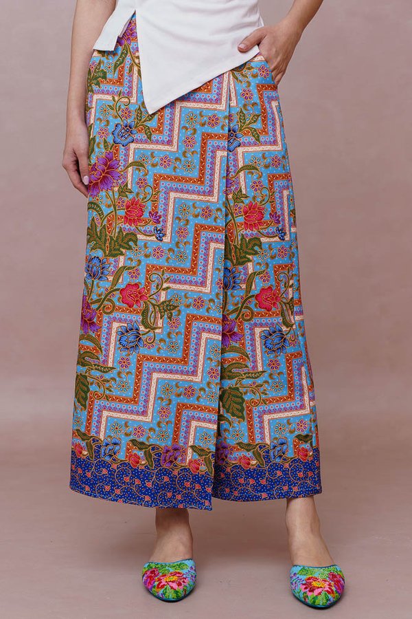 RORO KIDUL BATIK FRONT FLAP CULOTTES