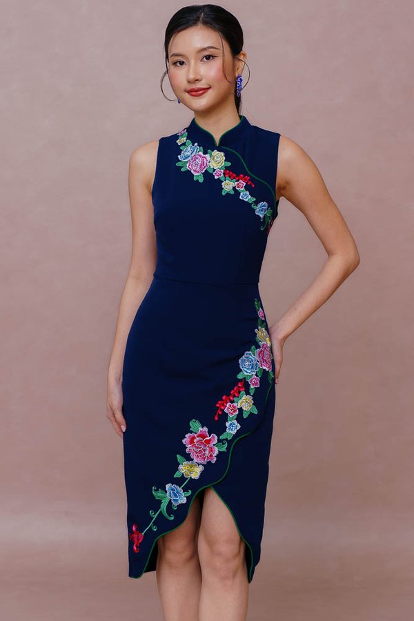THE GRAND FLORAISON EMBROIDERY CHEONGSAM DRESS (NAVY)