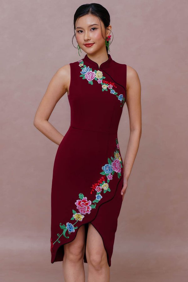 THE GRAND FLORAISON EMBROIDERY CHEONGSAM DRESS (WINE)