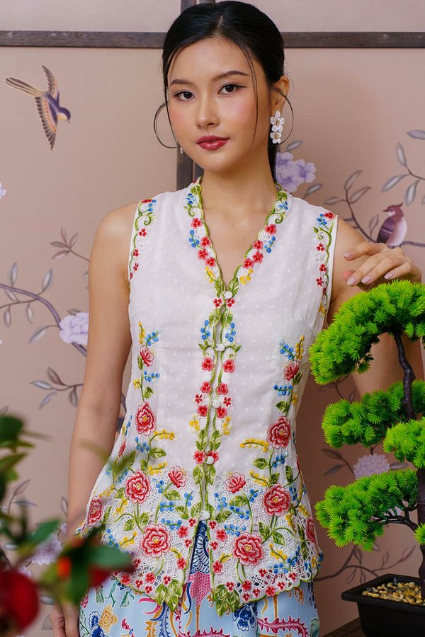 LITTLE NYONYA SWISS DOT EMBROIDERY NYONYA KEBAYA (CLOUD WHITE)