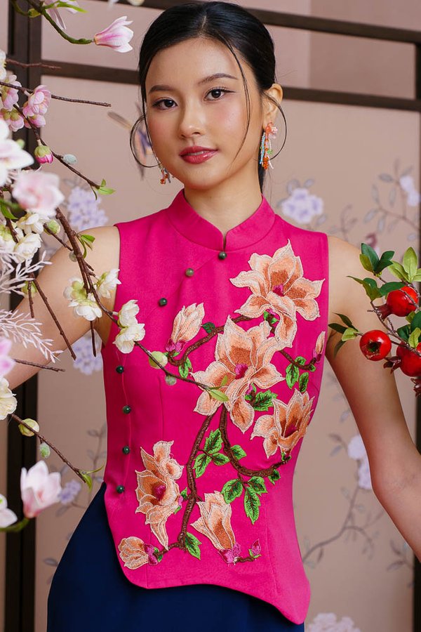 REIGN OF THE IMPERIAL PEONY EMBROIDERY QIPAO (FUCHSIA PINK)