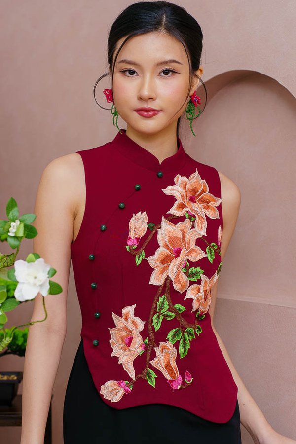 REIGN OF THE IMPERIAL PEONY EMBROIDERY QIPAO (RICH MAROON)