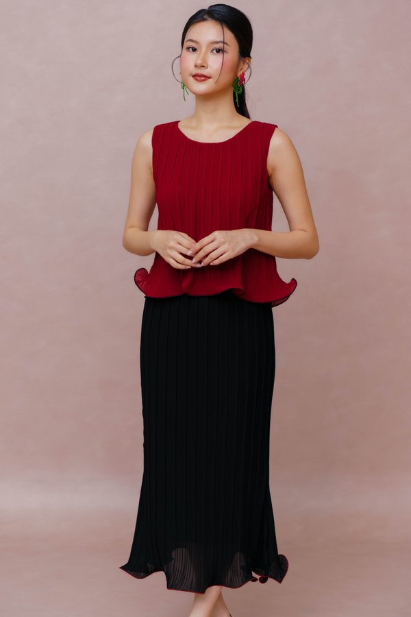 ESMERALDA CURLED HEM PLEATED DRESS (RICH MAROON)
