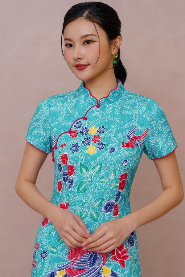 PARABLE OF THE TWIN PEACOCKS BATIK CHEONGSAM DRESS (BRIGHT TEAL)