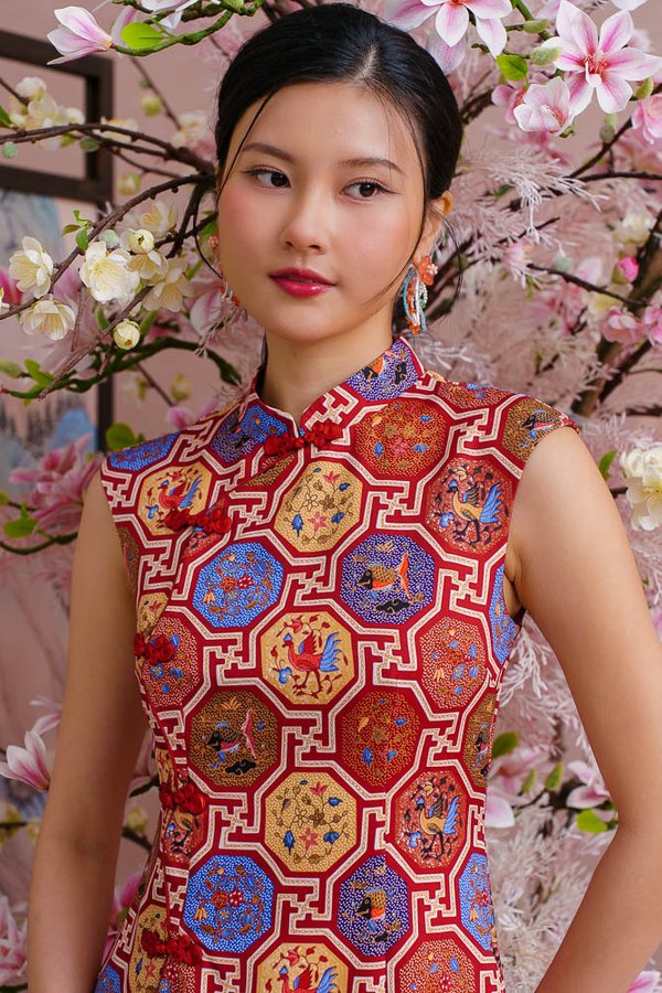 DREAM OF A THOUSAND MANSIONS BATIK CHEONGSAM DRESS (WINE RED)