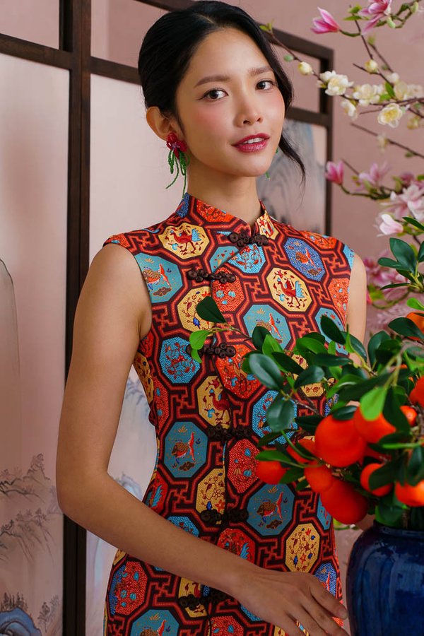 DREAM OF A THOUSAND MANSIONS BATIK CHEONGSAM DRESS (OXBLOOD)