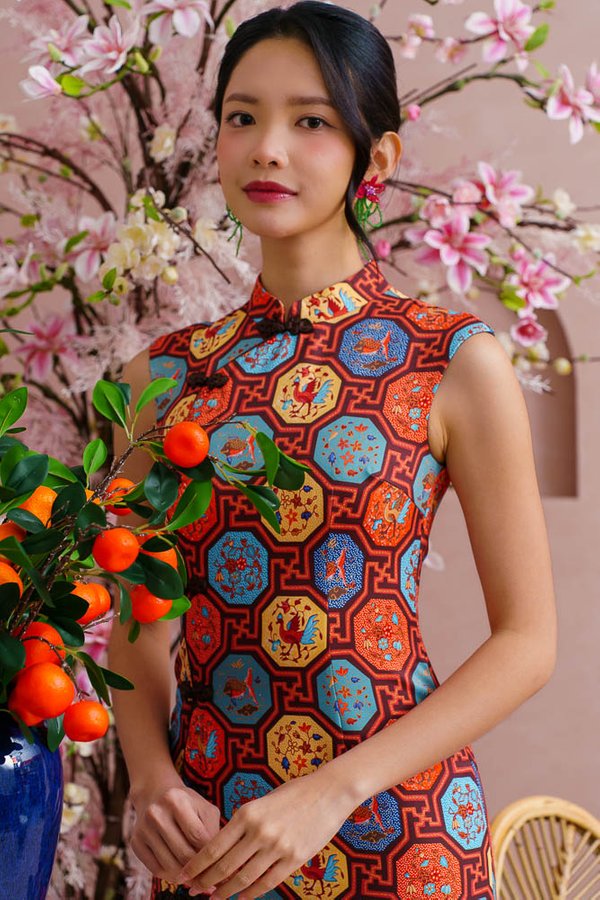 DREAM OF A THOUSAND MANSIONS BATIK CHEONGSAM DRESS (OXBLOOD)