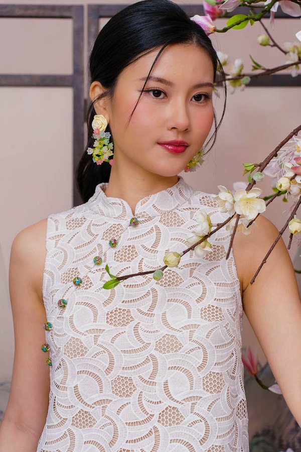 WEDNESDAY CROCHET CHEONGSAM TOP (WHITE)