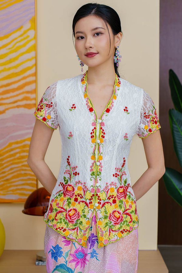 AMARIS LACE EMBROIDERY NYONYA KEBAYA (WHITE)