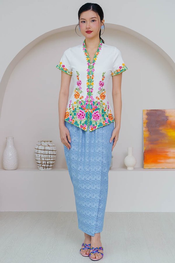 BLOOM BELLE EMBROIDERY NYONYA KEBAYA (WHITE)