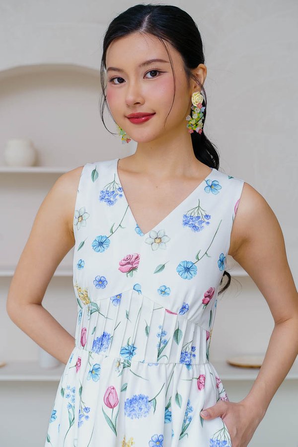 BUTTERCUP V NECK FLORAL DRESS (WHITE)