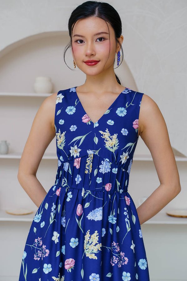 BUTTERCUP V NECK FLORAL DRESS (NAVY)