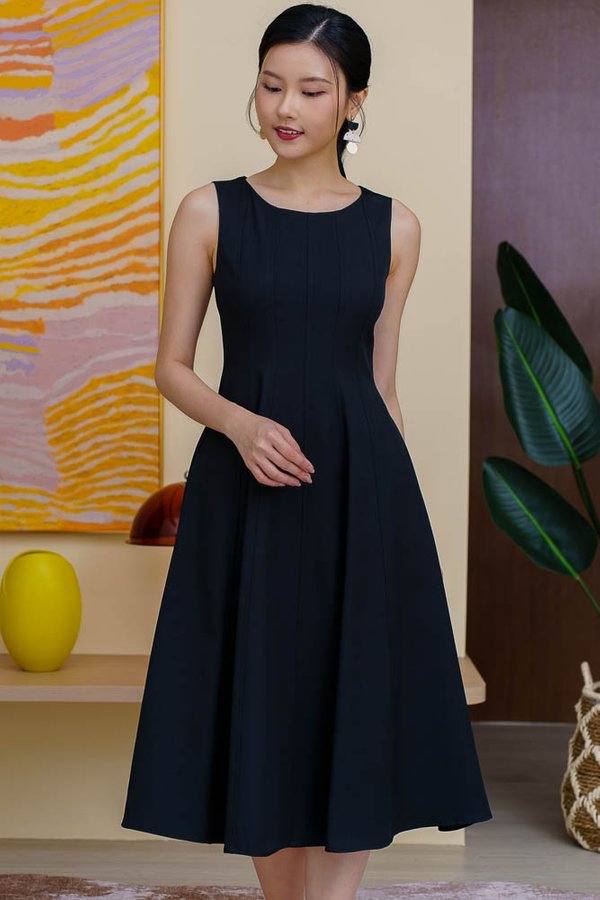 CONSTANZA PIPING FLARE DRESS (BLACK)