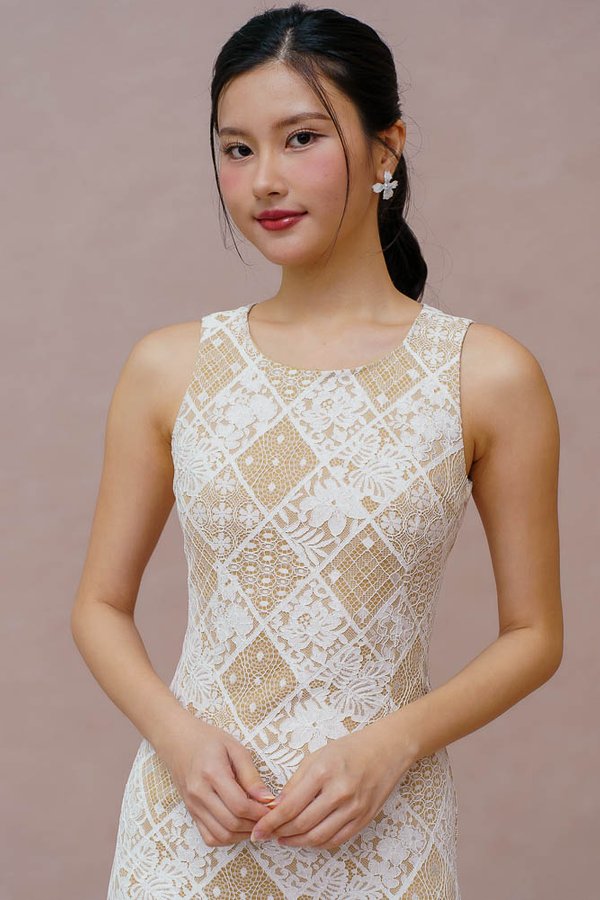 AMORA LACE DRESS (IVORY WHITE)