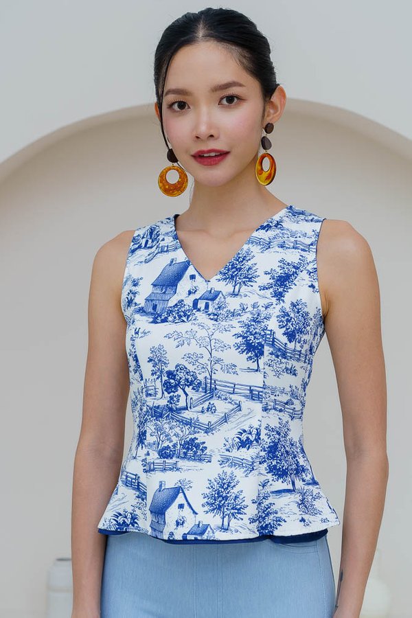 STROLL BY THE COUNTRYSIDE REVERSIBLE V NECK TOP (BLUE TOILE)