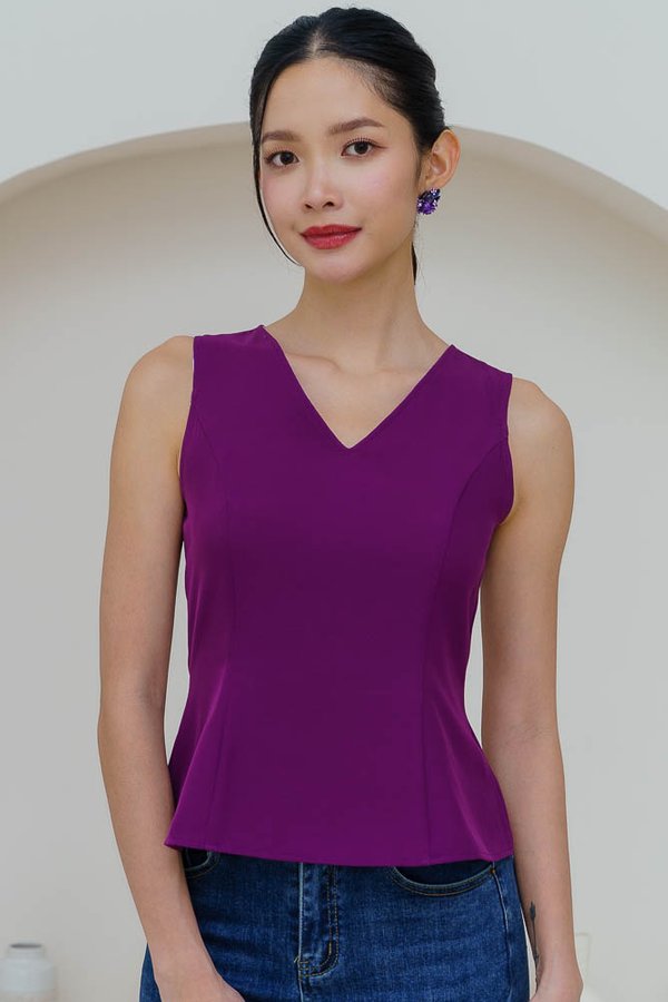 STROLL BY THE COUNTRYSIDE REVERSIBLE V NECK TOP (VIOLET TOILE)