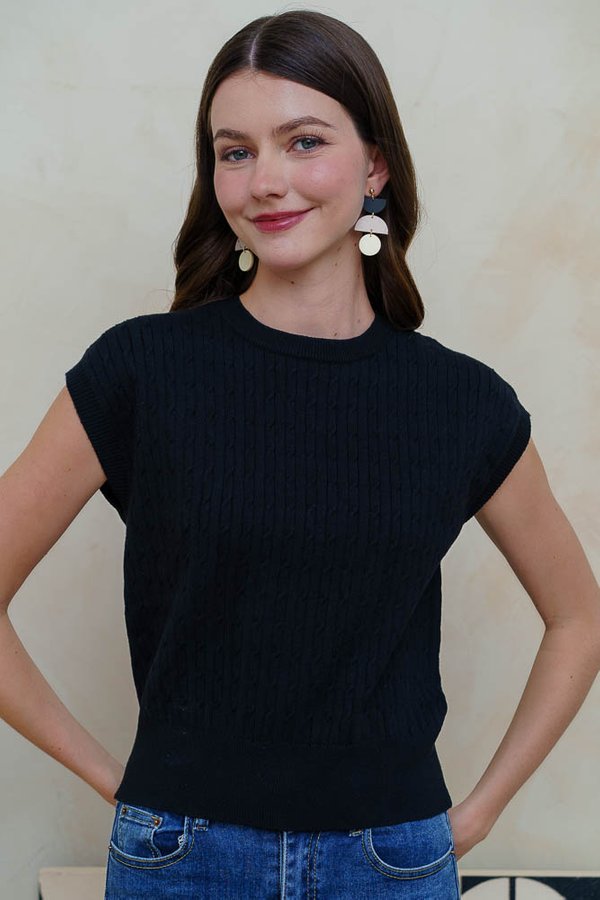 TAZLEEN CABLE KNIT TOP (BLACK)
