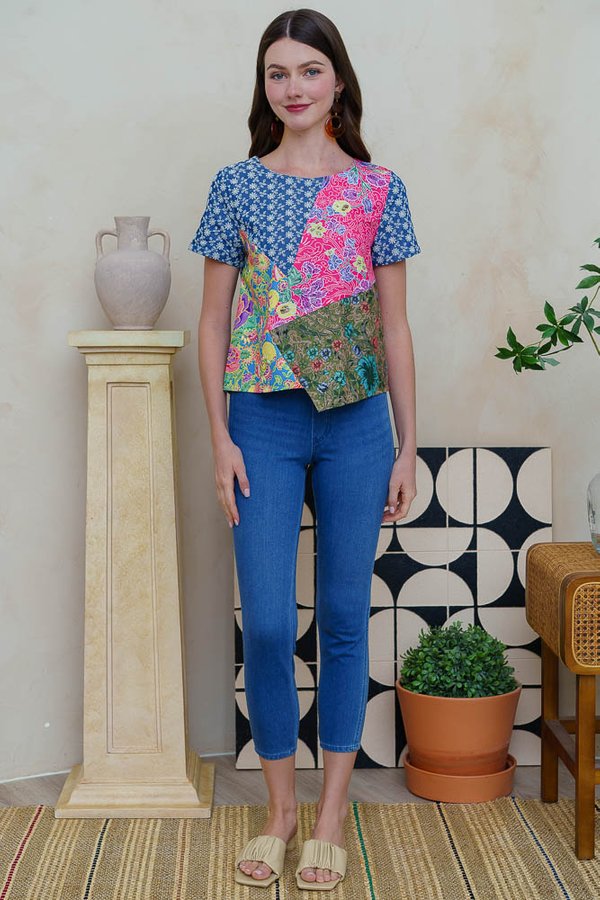 RORO KIDUL BRODERIE BATIK TOP (FUCHSIA PINK)